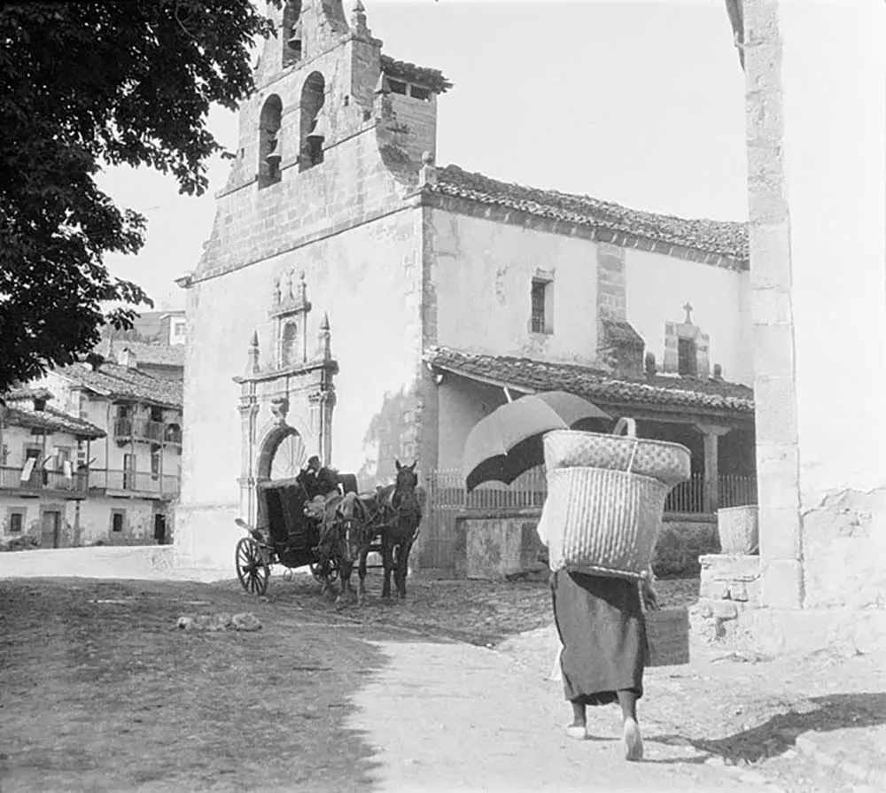 Iglesia de San Martín de Villacarriedo, en Cantabria.